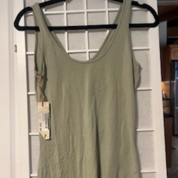 NWT Fresh Laundry Sage Green Low Back Tank Top Size Large - Picture 1 of 7